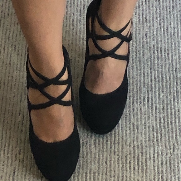 Heels - Picture 6 of 7